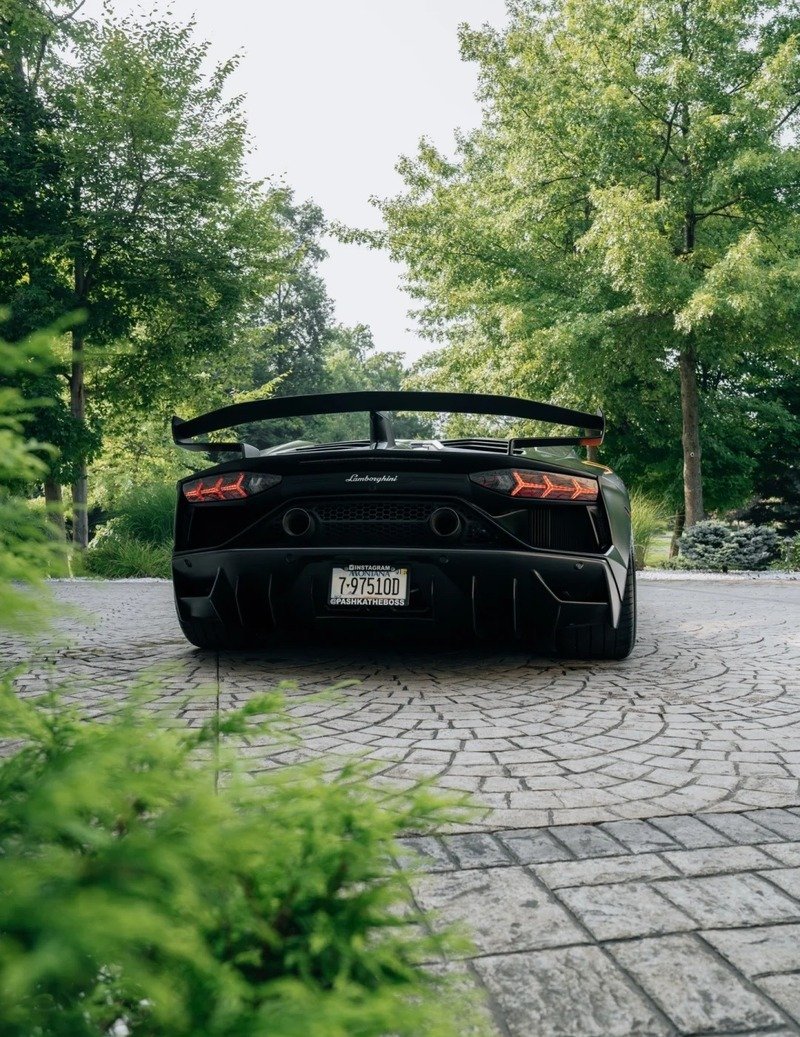 Xe Lamborghini thể thao cao cấp với kiểu dáng hiện đại