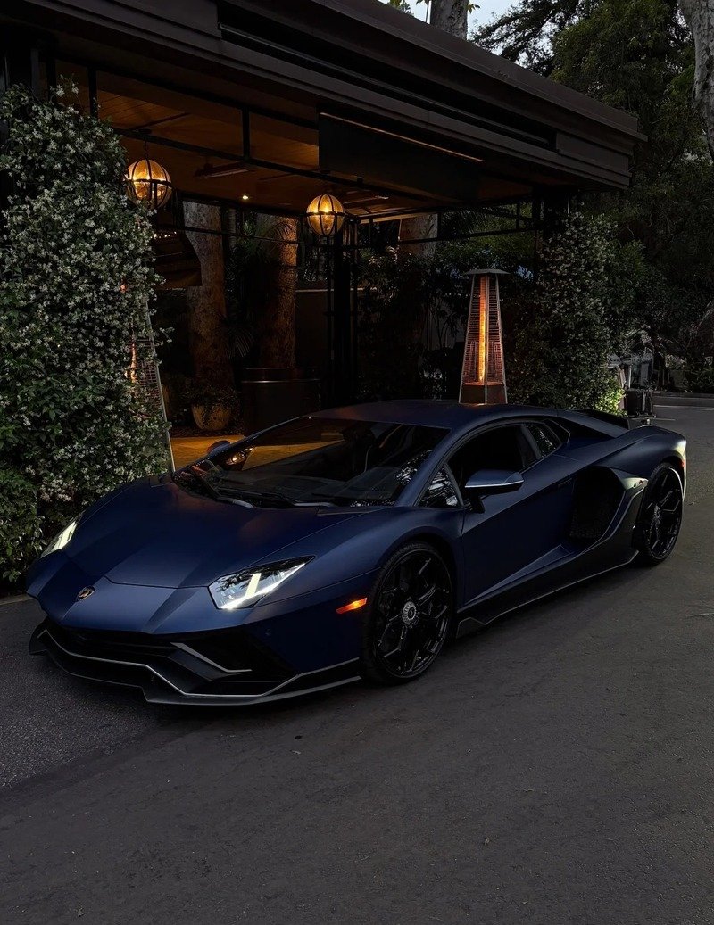 Ảnh Lamborghini Aventador cực kỳ ấn tượng