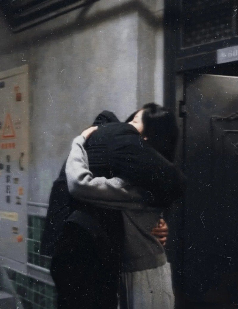 Hình nền cái ôm dễ thương