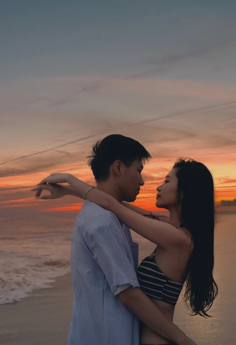 Ảnh ôm nhau trong khoảnh khắc vui vẻ