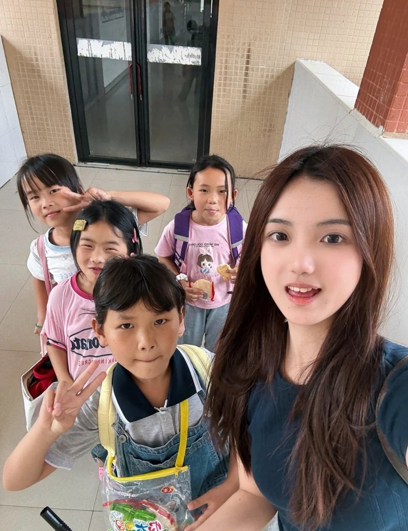 hình ảnh thầy cô và học sinh 28