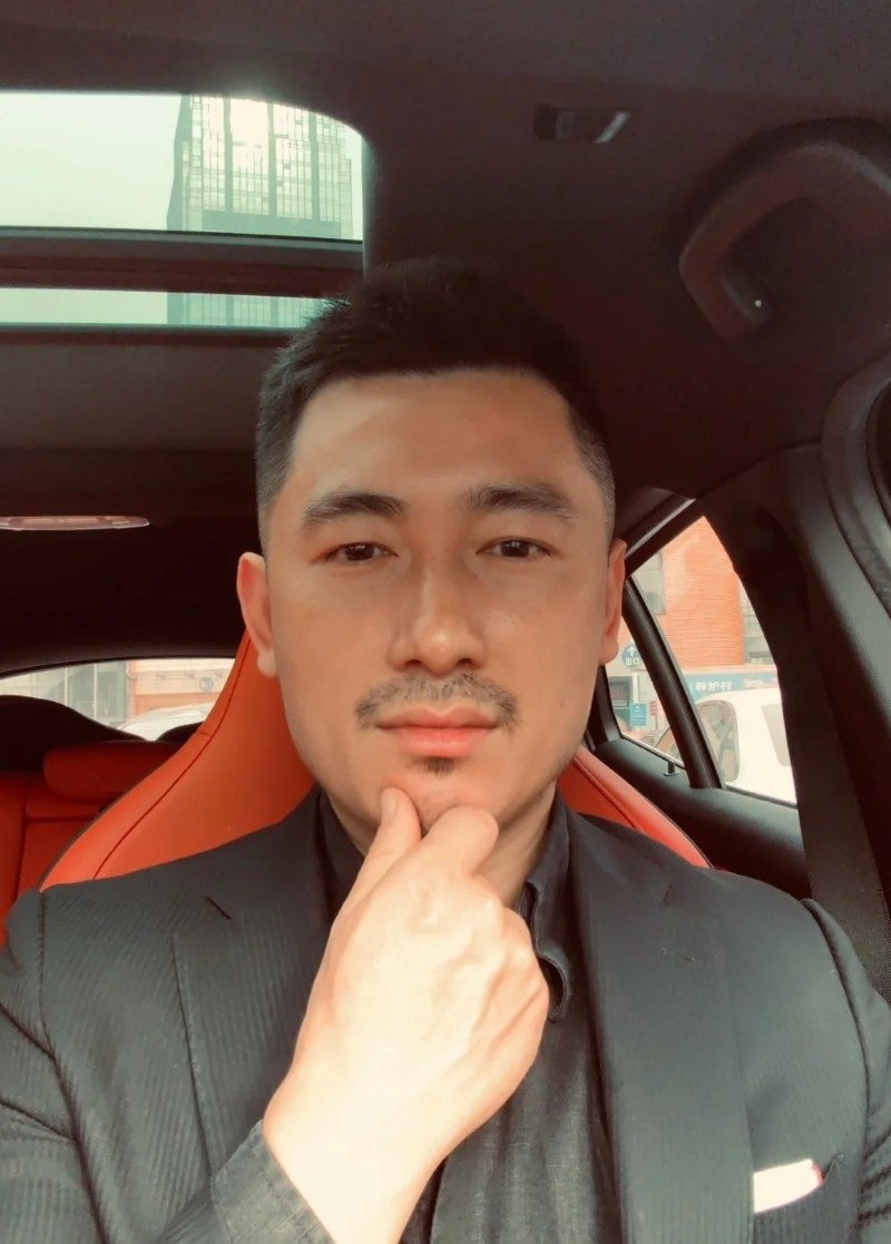 hình ảnh tổng tài 11