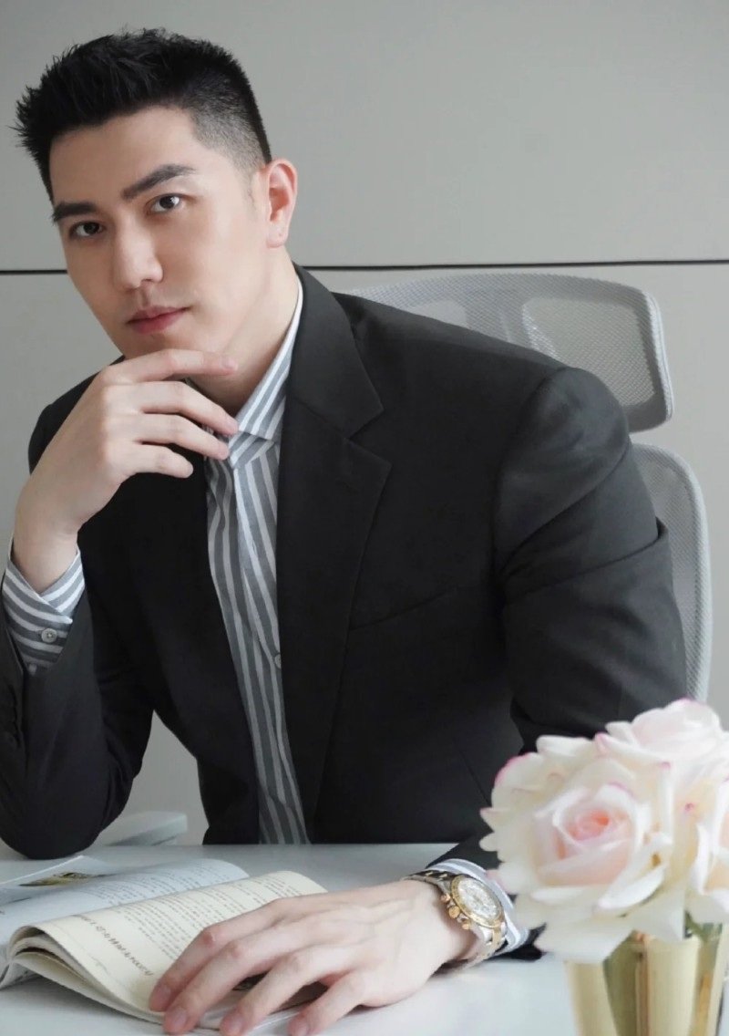 hình ảnh tổng tài 16