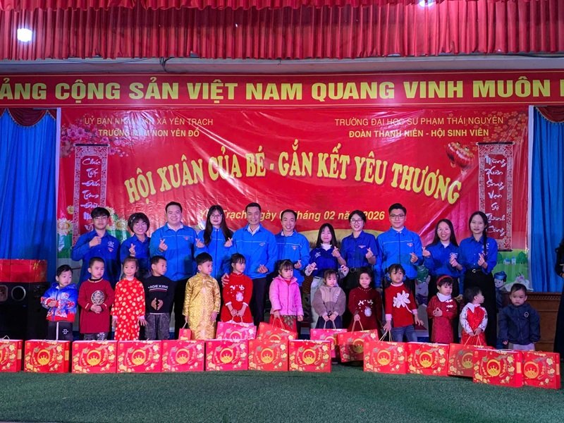 hình ảnh đoàn viên thanh niên 20