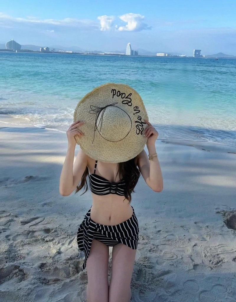 ảnh gái mặc bikini che mặt 29