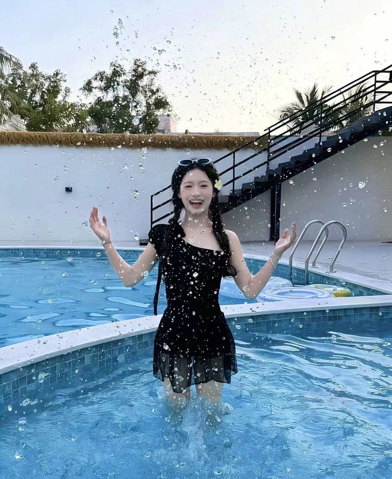ảnh gái mặc bikini đen 14