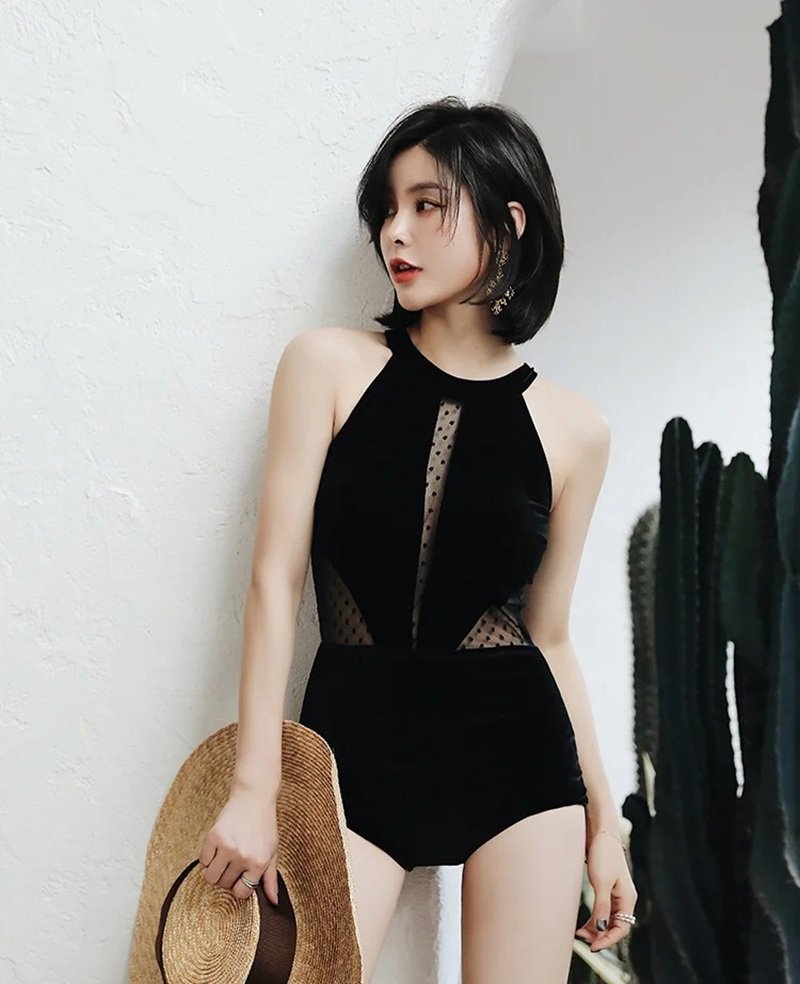 ảnh gái mặc bikini đen 25