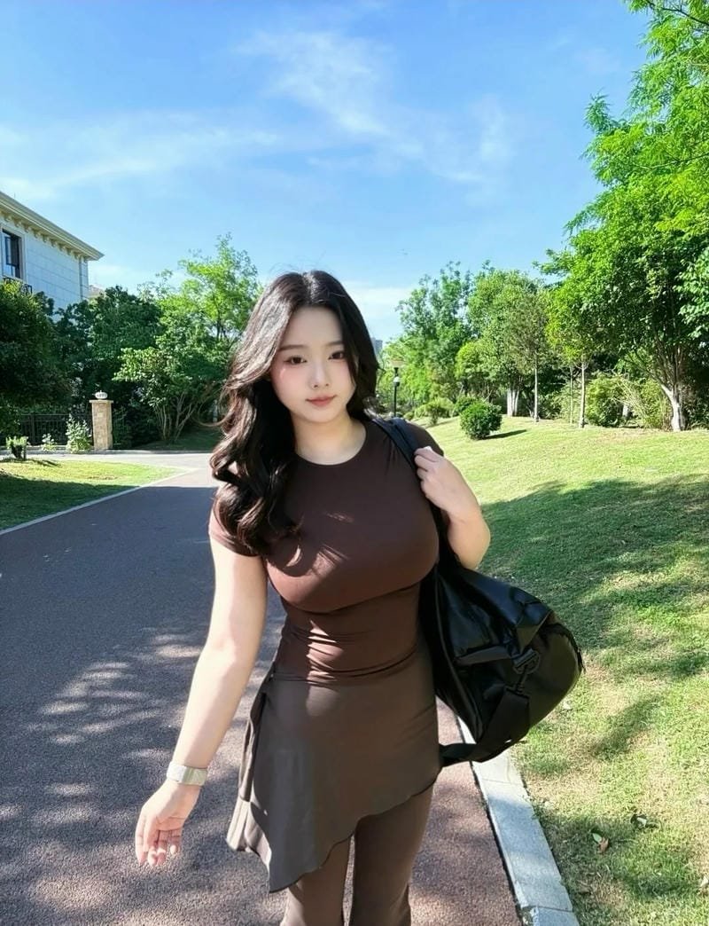 ảnh gái múp 1