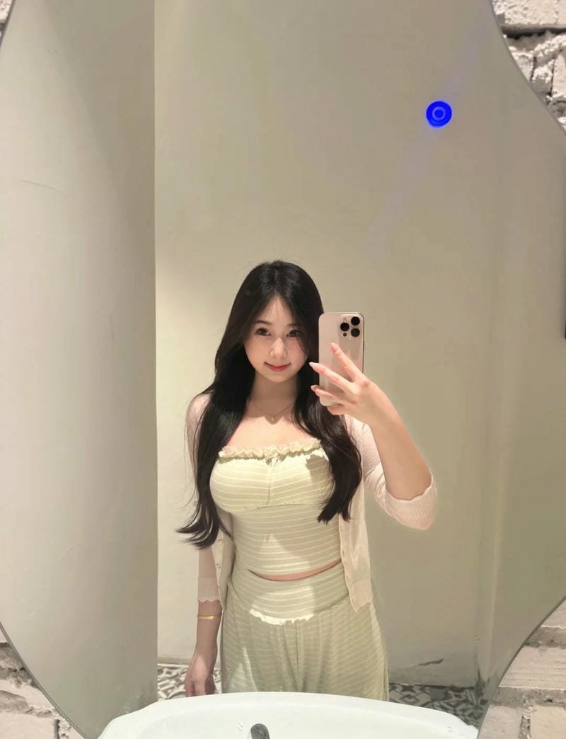 ảnh gái múp 39