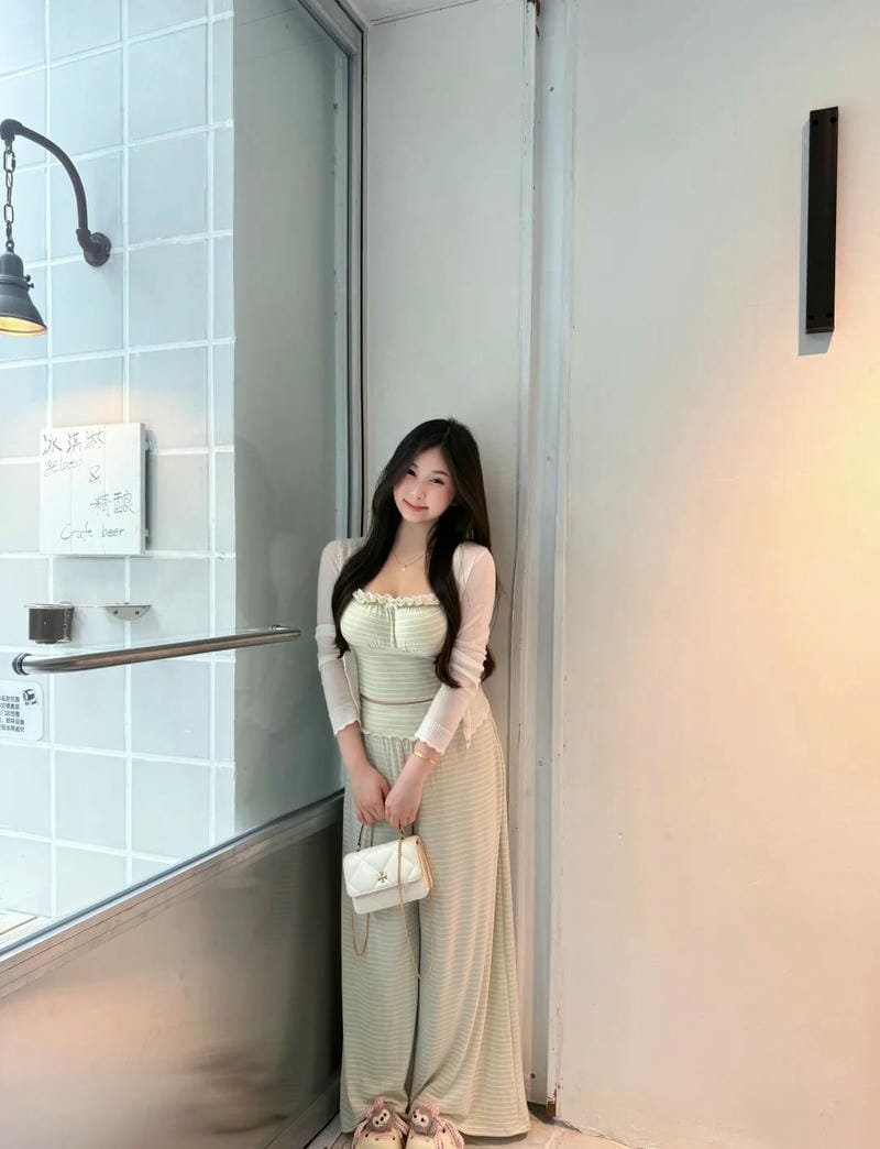 ảnh gái múp 40