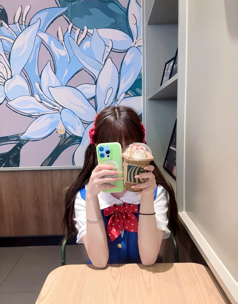 ảnh gái xinh che mặt 10