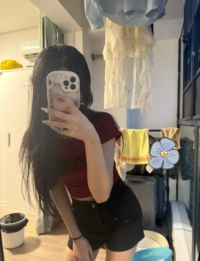 ảnh gái xinh che mặt 23