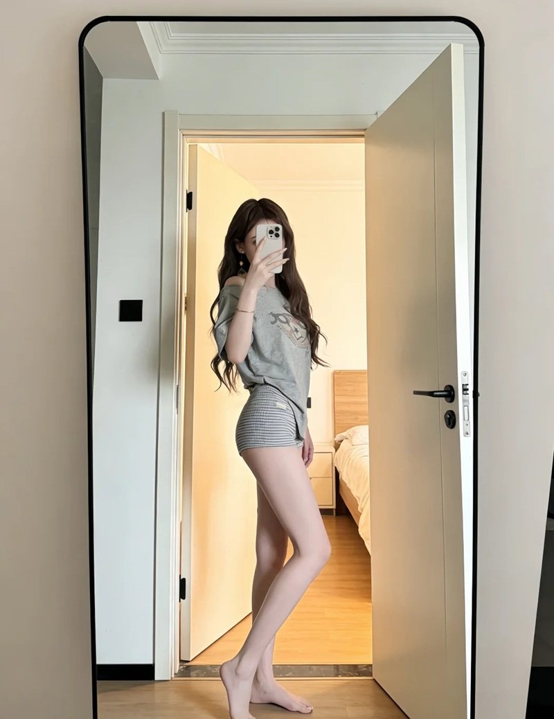 ảnh gái xinh che mặt 6