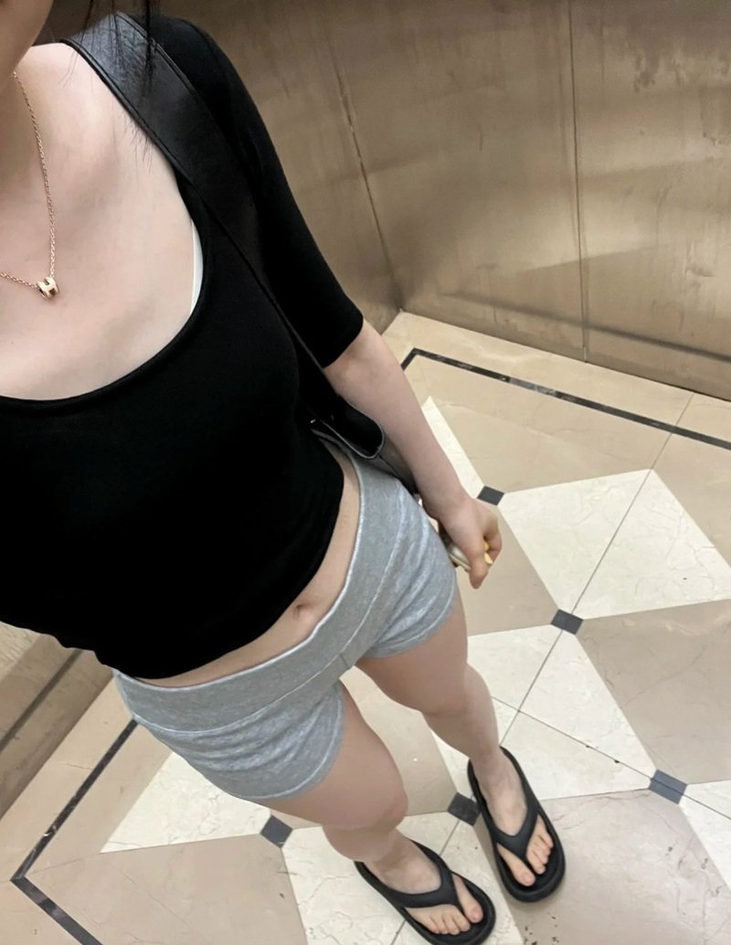 ảnh gái xinh che mặt 8