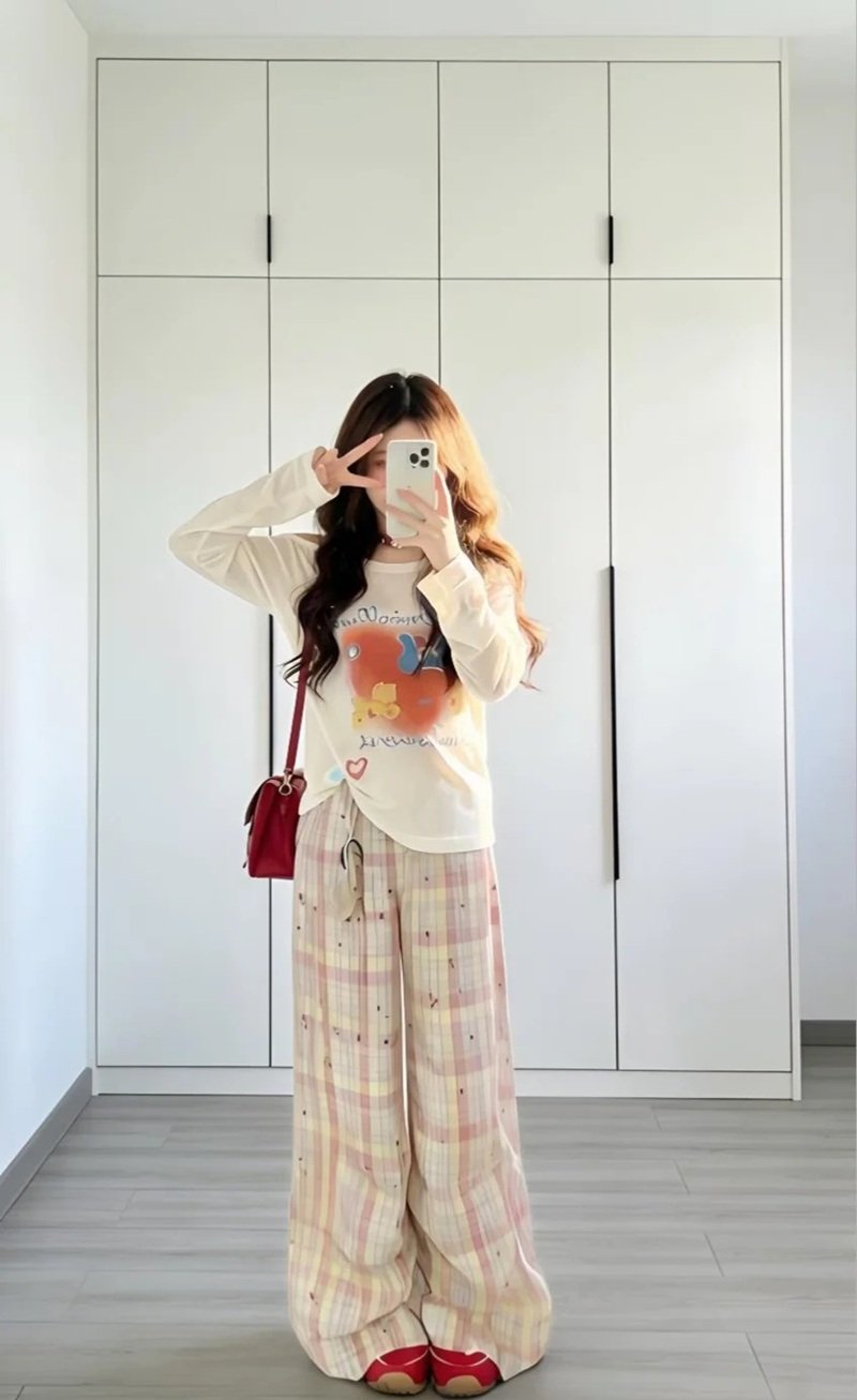 ảnh gái xinh che mặt bằng điện thoại 16