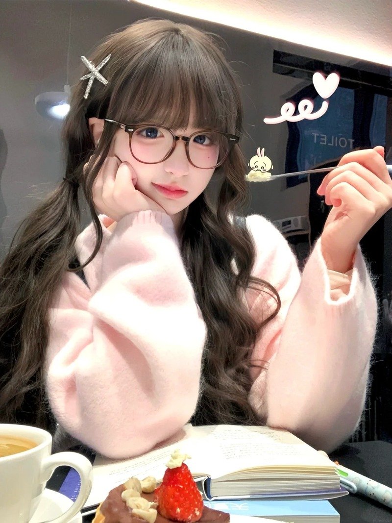 ảnh gái xinh đeo kính