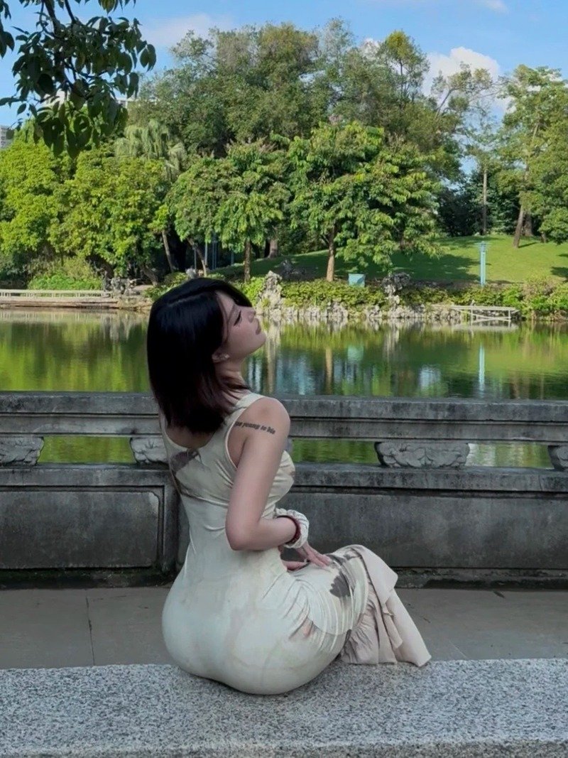 ảnh gái xinh mông to