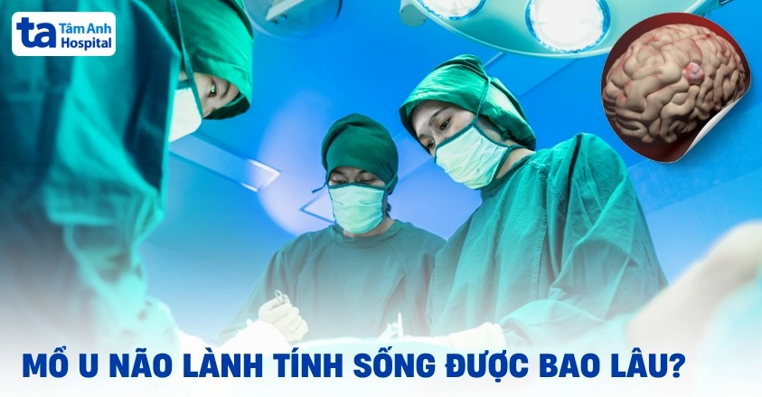 Bác sĩ đang tiến hành phẫu thuật u não