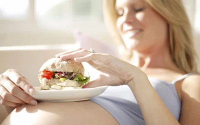 Bầu không nên ăn gì? Danh sách thực phẩm mẹ bầu cần tránh tuyệt đối