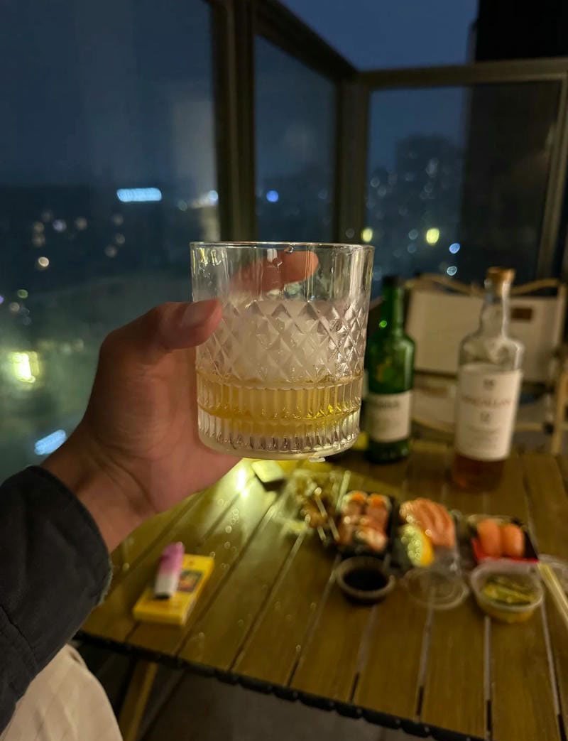buồn ảnh bia rượu tự chụp 9