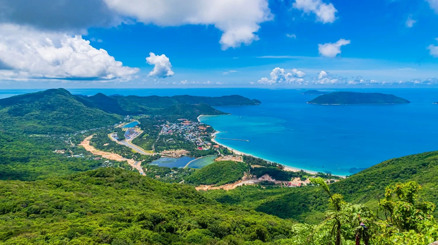 Cảnh biển Côn Đảo nhìn từ trên cao