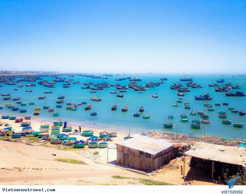 Cảnh biển Mũi Né nhìn từ trên cao