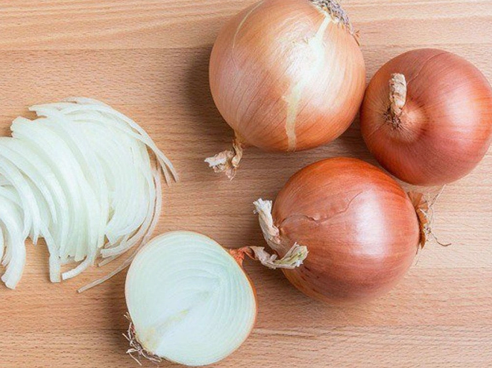Chỉ ăn lượng nhỏ hành tây cũng có thể khiến bạn bị đầy hơi chướng bụng