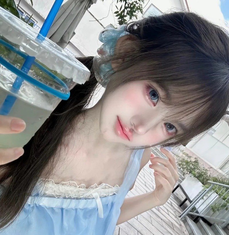 con gái avatar màu xanh dương cute 30