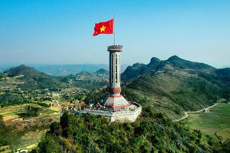 Cột cờ Lũng Cú nhìn từ xa