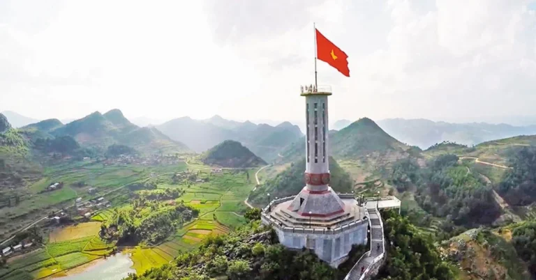 Cột Cờ Lũng Cú Thuộc Tỉnh Nào? Khám Phá Cực Bắc Tổ Quốc