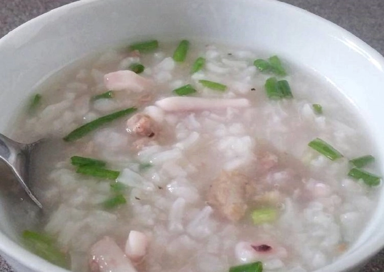 Đau họng nên ăn gì và kiêng gì để nhanh khỏi? Lời khuyên từ chuyên gia
