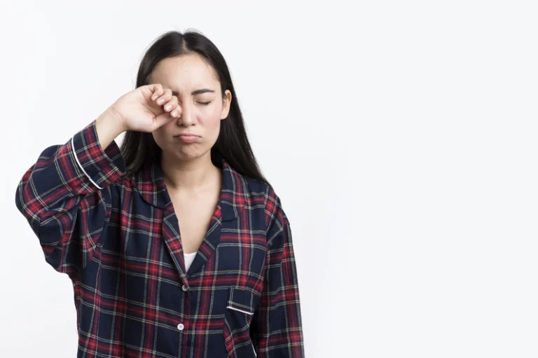 Đau mắt đỏ nên ăn gì để nhanh khỏi? Thực đơn phục hồi sức khỏe