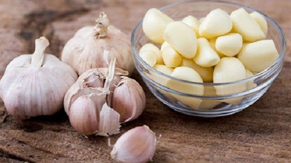 Dù rất giàu dinh dưỡng nhưng tỏi lại là thực phẩm làm đầy hơi, chướng bụng
