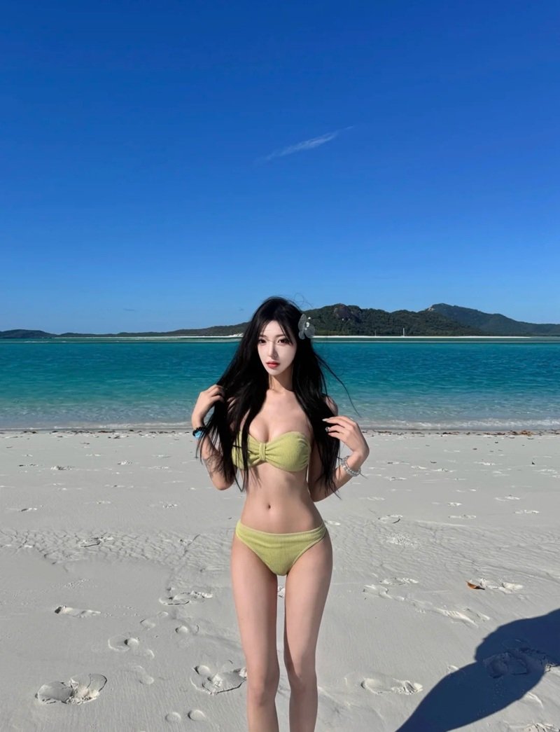 gái mặc bikini 2 mảnh 16