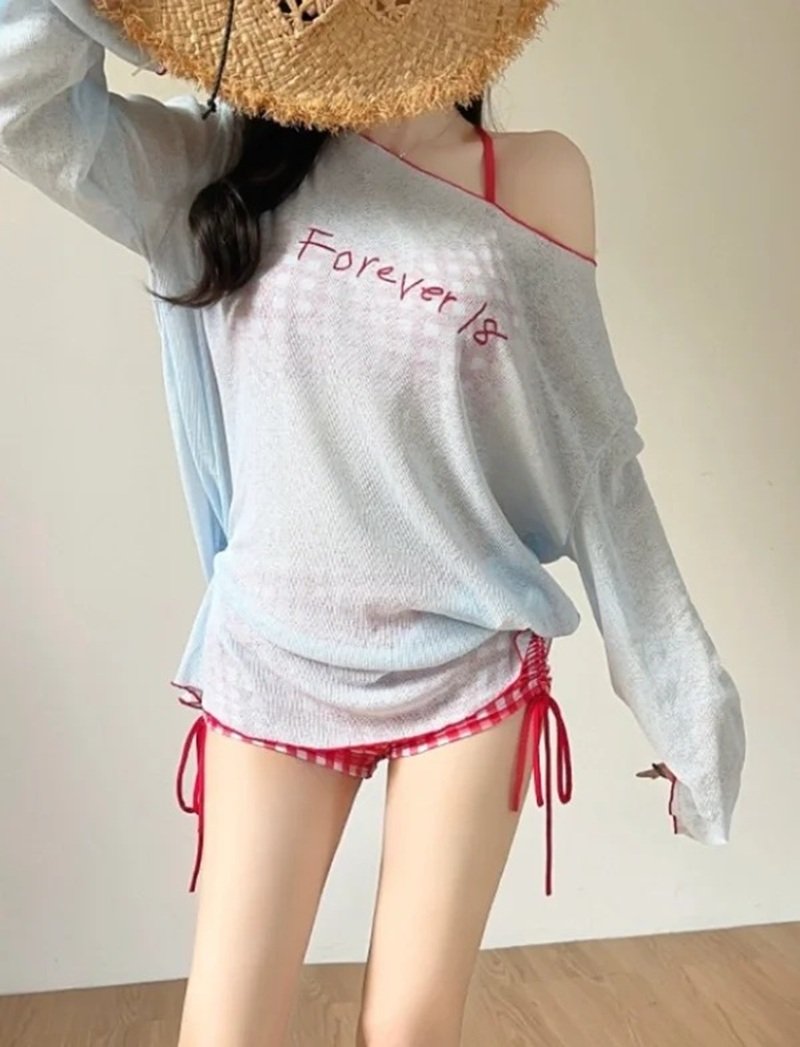 gái mặc bikini trong nhà 23