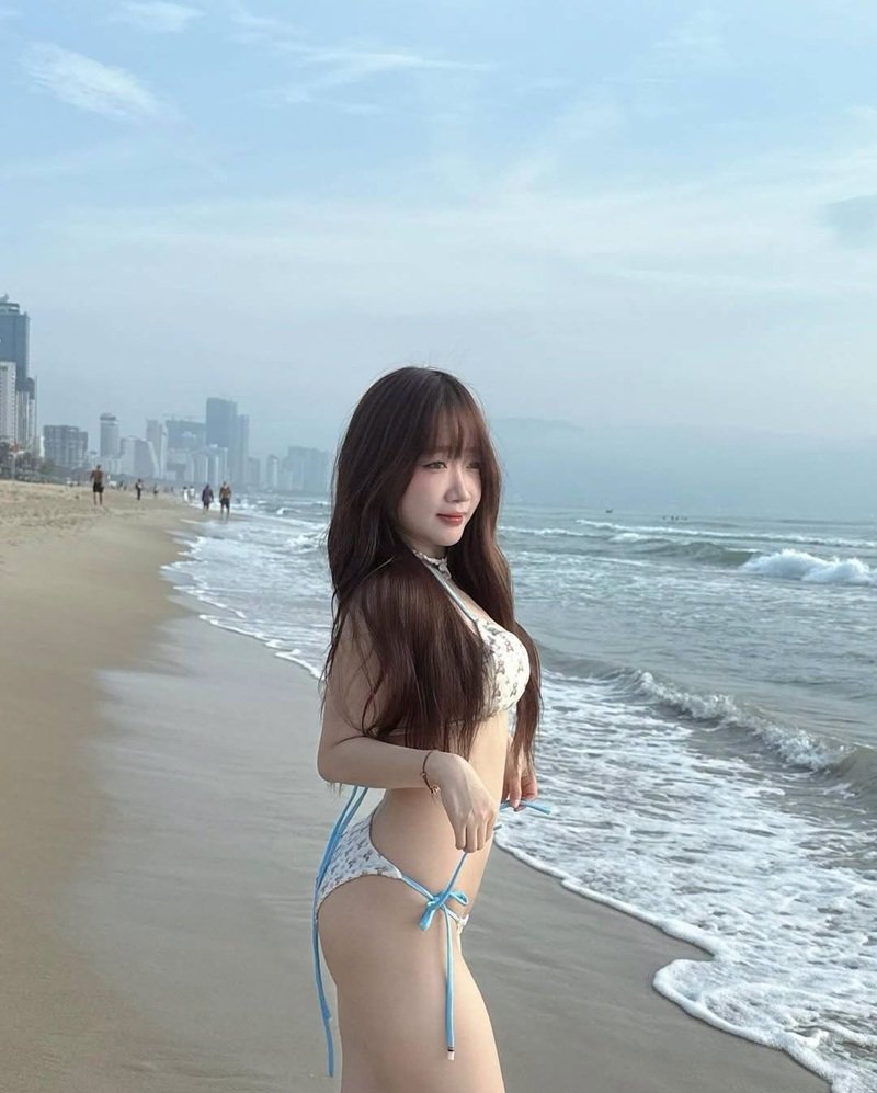 gái xinh bikini 16