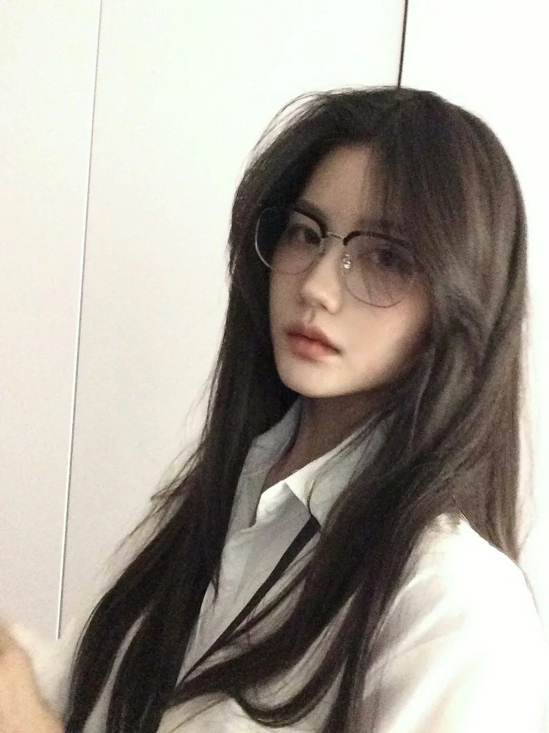 gái xinh đeo kính 10