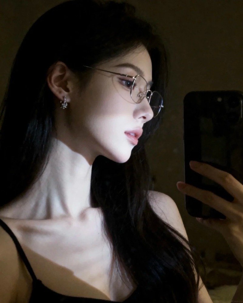 gái xinh đeo kính 22