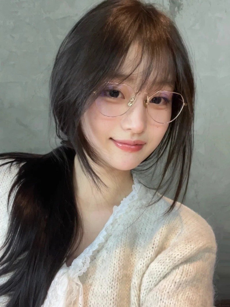 gái xinh đeo kính 26