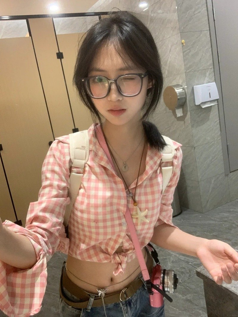 gái xinh đeo kính 5