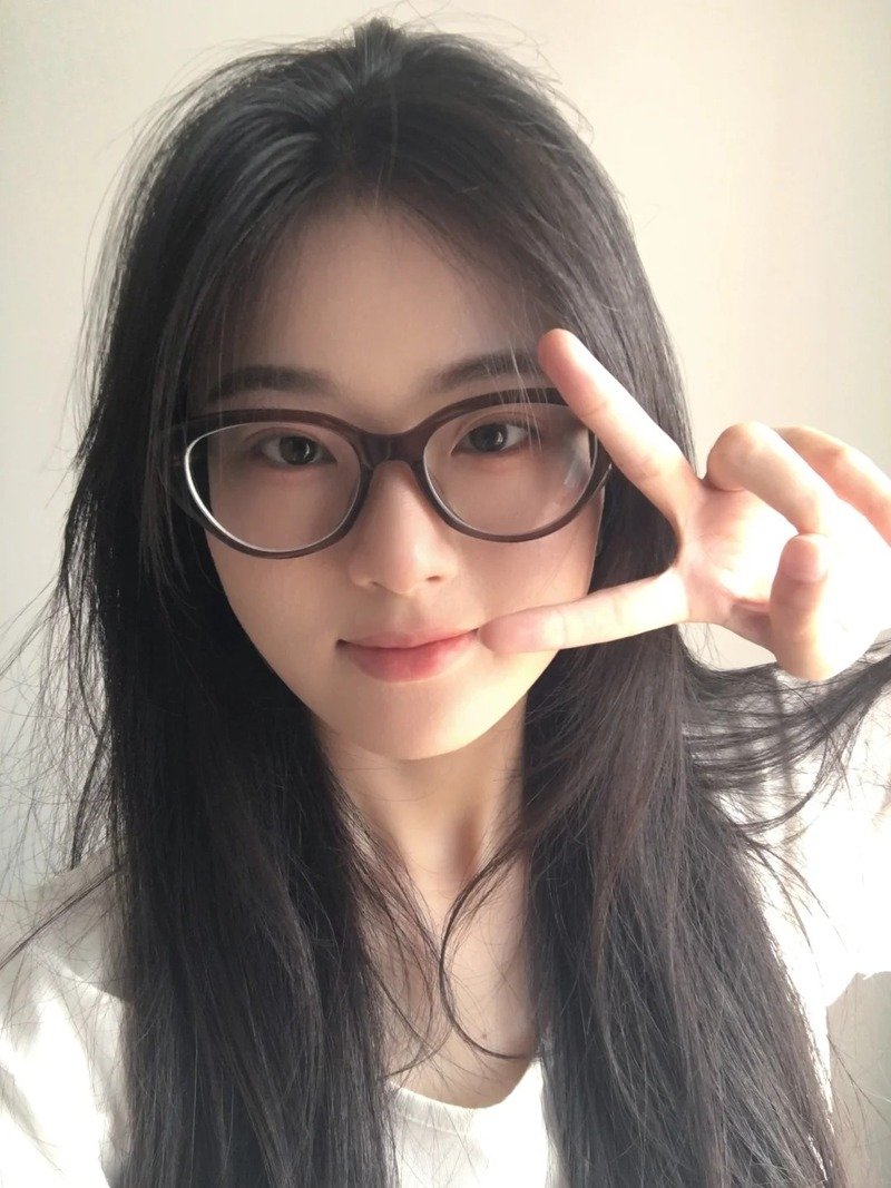 gái xinh đeo kính 6