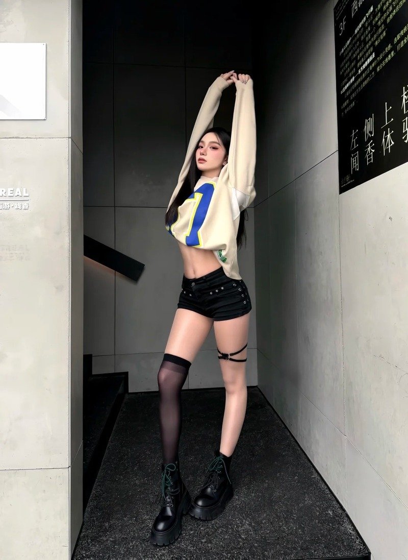 gái xinh hở hang 12