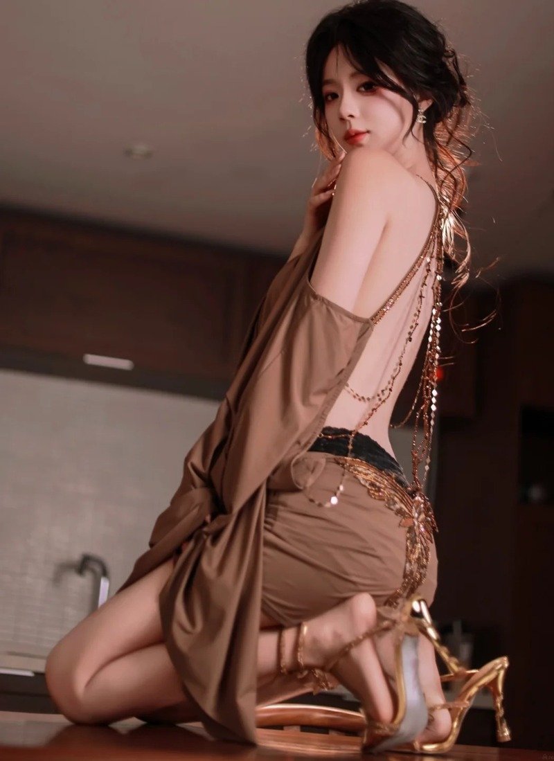 gái xinh hở hang 13