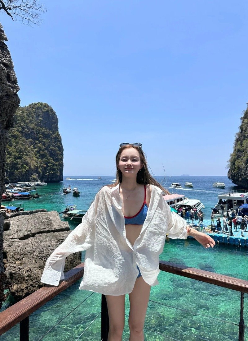gái xinh hở hang 21