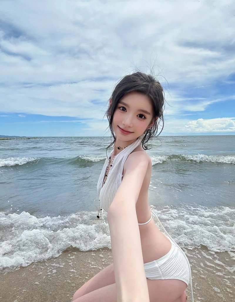 gái xinh mặc bikini trắng 16