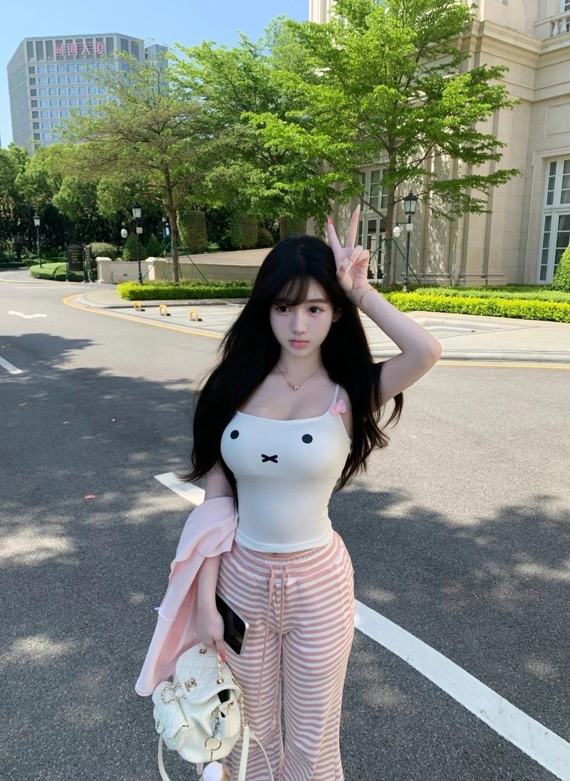 gái xinh mặc đồ pinky 6