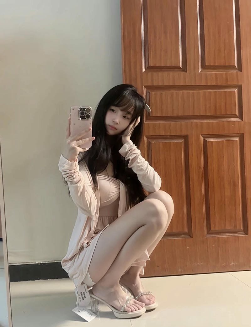 gái xinh mặc váy 16