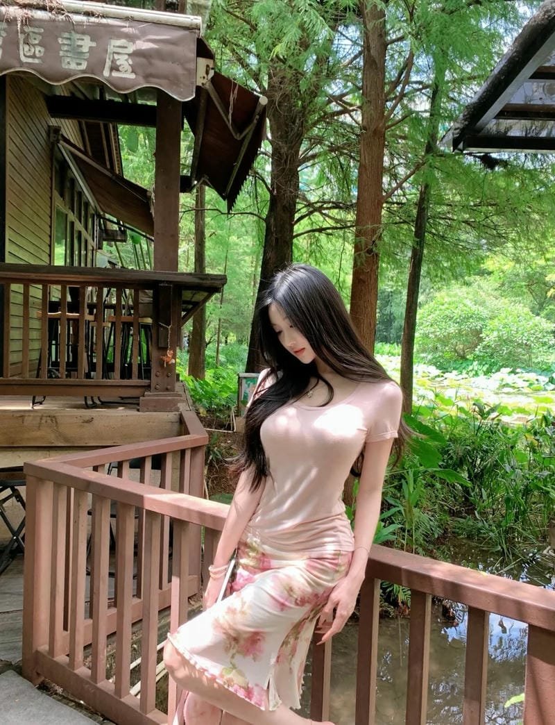 gái xinh mặc váy 32