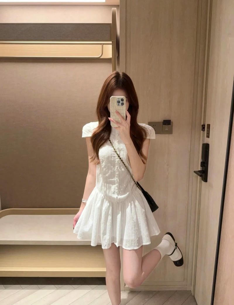 gái xinh mặc váy ngắn trắng 16
