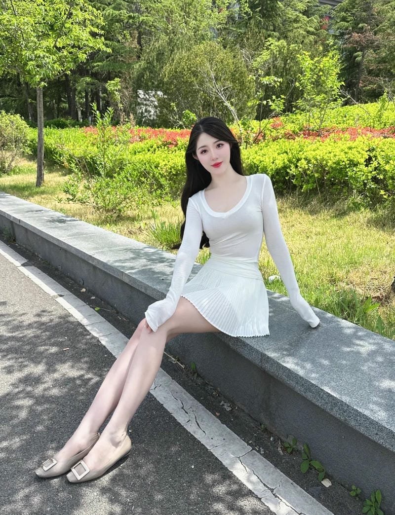 gái xinh mặc váy ngắn trắng 25